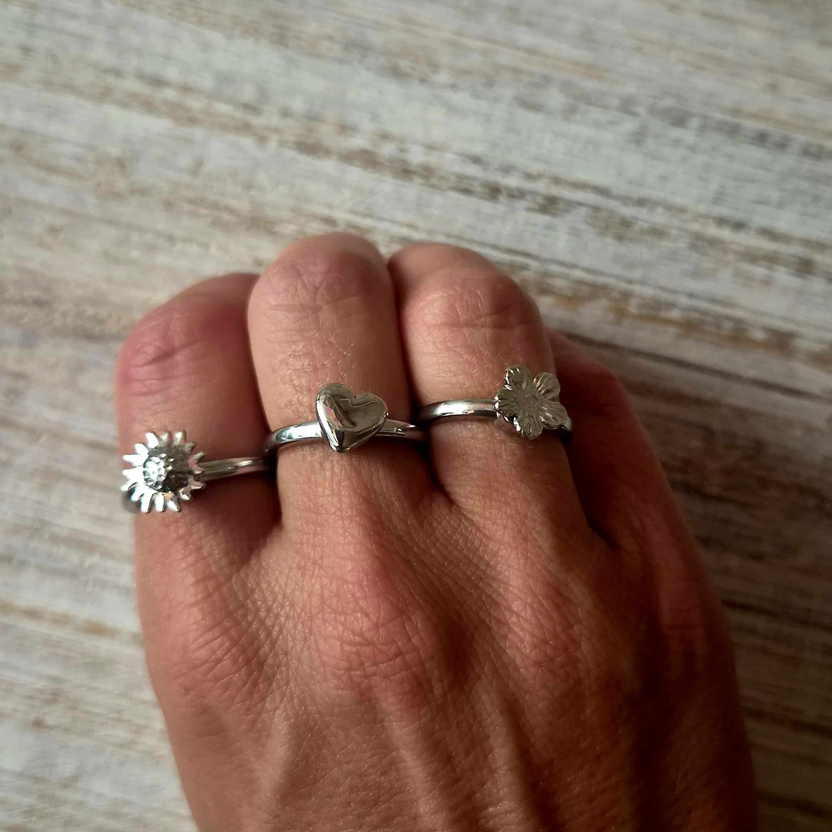 Bague anti-stress rotative en acier inoxydable Bague anti stress tournante argentée divers modèles, réglable et en acier inoxydable, By Créa'Lise en Vendée! Cadeau idéal Bague femme, bague homme Bague anti-stress rotative en acier inoxydable Bague anti stress tournante argentée divers modèles, réglable et en acier inoxydable, By Créa'Lise en Vendée! Cadeau idéal Bague femme, bague homme